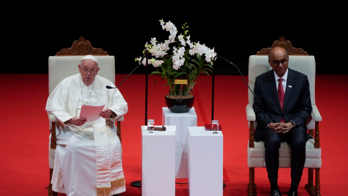 Pope warns of AI dangers, urges fair wages for migrants on Singapore visit